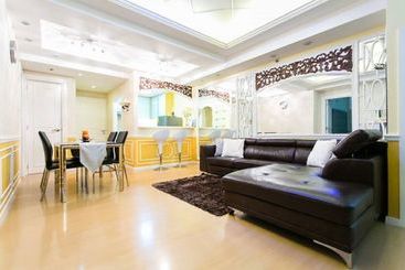 هتل Avant Apartments At The Fort