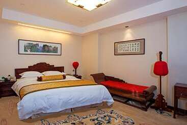 هتل Imperial Palace