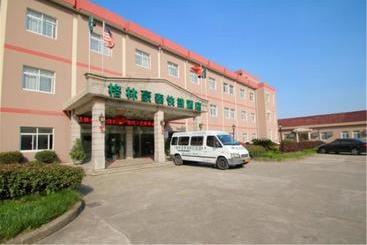 호텔 Greentree Inn Pudong Disney Resort Airport Town Express