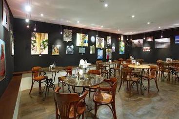 هتل Nevsky Art Hall