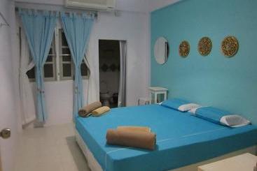 هاستل Na Na Chart Phuket
