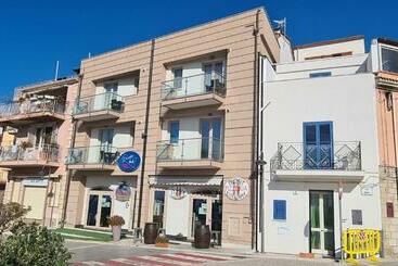 ベッドアンドブレックファースト Belvedere Rent Rooms