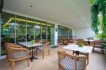 酒店 Costa Village Bangsaray