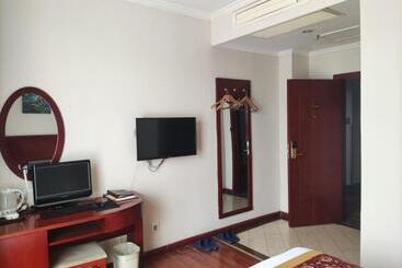 酒店 Greentree Inn Datong Railway Station South Yundingyayuan Express