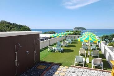 Kata Beachwalk Hotel And Bungalows