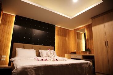 בית מלון כפרי Poohbar Resort & Lotusdive