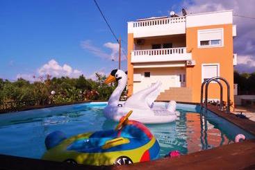 관광객 아파트 Kouros Chania Villas