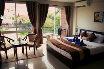 بنسيون Tropical Sands Sport Bar & Guest House