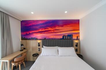 Royal Hotel Motel