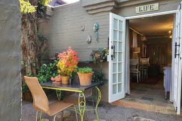 Waterhouse Guest Lodge In Waterkloof