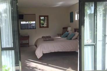 Garden Bed And Breakfast