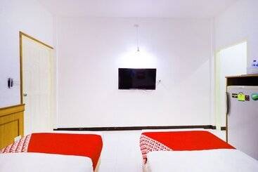 Отель Goldenville Villa