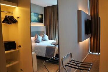 Greens Hotel & Suites