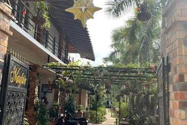 Hotel Mayfair Valley