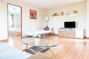 Orawan Suites