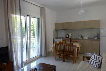 ツーリストアパートメント Pavloudis Apartments