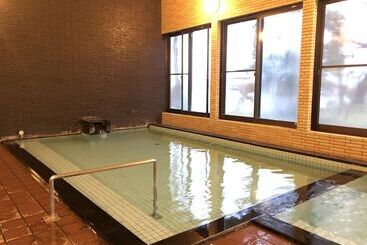 Рёкан Shinhanamakionsen Zakuroen Kadanoyu