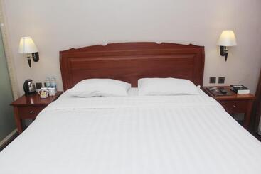 Thong S Inn Hotel Kualanamu