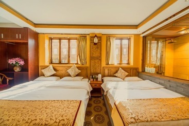 酒店 He Mu Ju Inn Zhongyi Branch