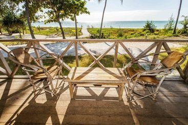 בית מלון כפרי On The Rock Zanzibar