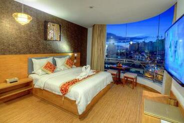 Orussey One Hotel & Apartment