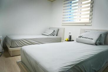 Пансион 24 Guesthouse Suncheon