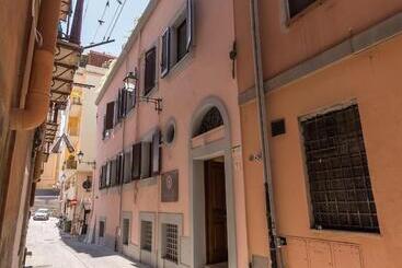 L Ambasciata Hotel De Charme