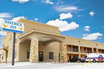 ホテル Maverick Inn
