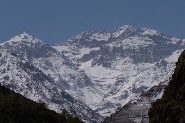 تختخواب و صبحانه Auberge Iminouassif