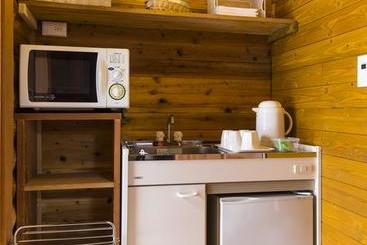 Cottage Inn Logcabin
