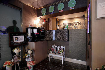 Hotel Brown