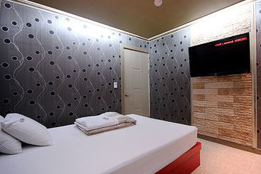 Hotel Brown