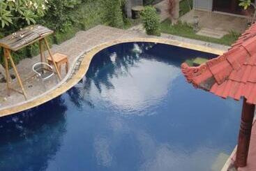 酒店 Meriki Apartment