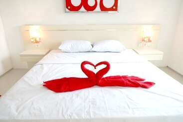 Отель Reddoorz @ Raya Canggu 2