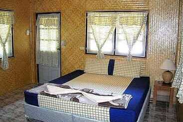 בית מלון כפרי Sugar Cane Guest House 1