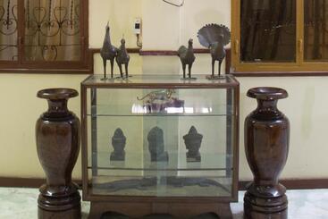 פנסיון Royal Guest House