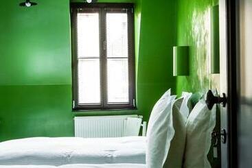 Bed and Breakfast La Maison Haute Guest House