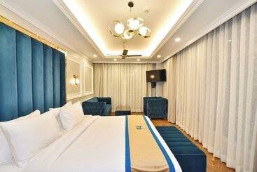 Claret Inn By Dls Hotels