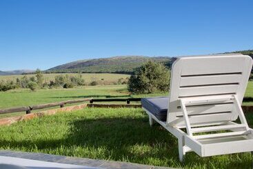 בית מלון כפרי Leeuwenhof Country Lodge & Garden Spa