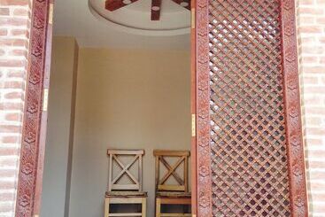 فندق The Exotic House