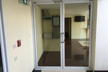 דירות לתיירים Modernbright Service Apartment