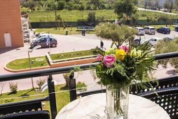 هتل آپارتمان Thalassa Apart