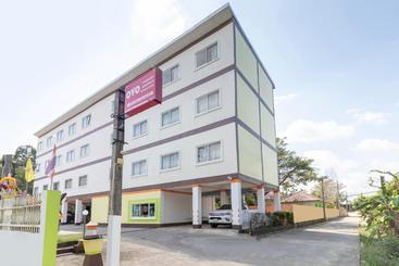 公寓式酒店  Thanagrit Apartelle