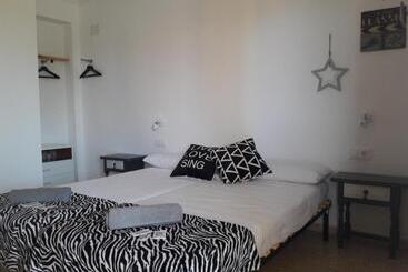 هاستل Aqua House