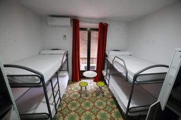 تختخواب و صبحانه Cathedral Rooms & Houses