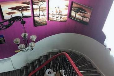 تختخواب و صبحانه Edinburgh Travel Guest House