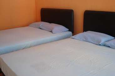 Harbourside Backpackers  Hostel