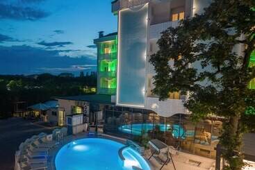 Отель Acquamarina