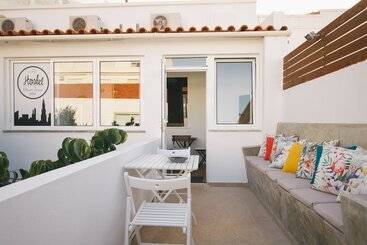 Ptm Downtown Hostel&suites