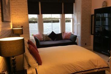 Ramsay's Bed & Breakfast